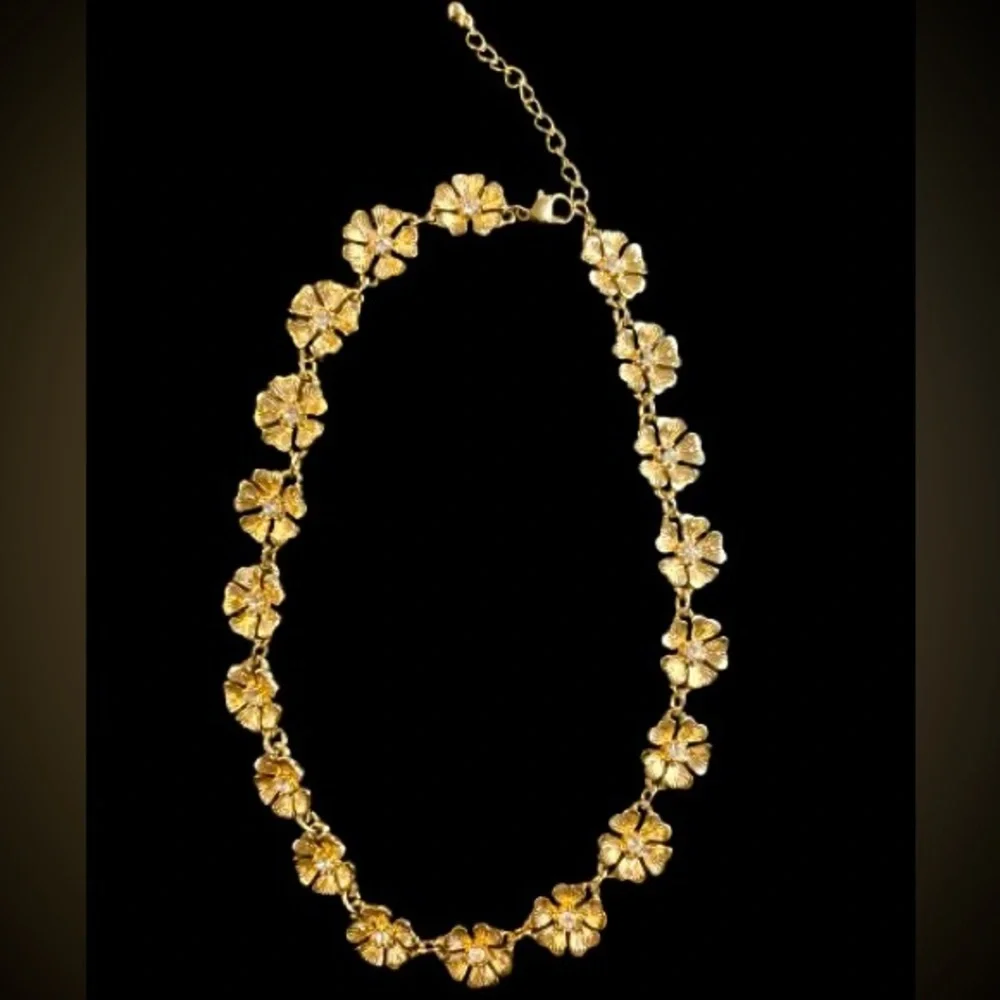 Vintage Gold Tone Dogwood Flower Link  Necklace Choker With Clear Rhinestones